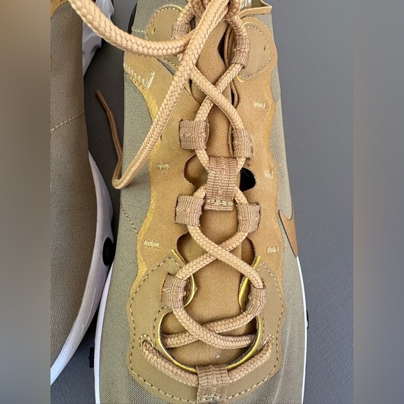 Nike React Element 55 – Metallic Gold – Men’s Size 10 - Picture 13 of 16